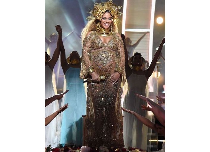 Oh hey Bey… Check Beyonce slaying at the Grammy’s